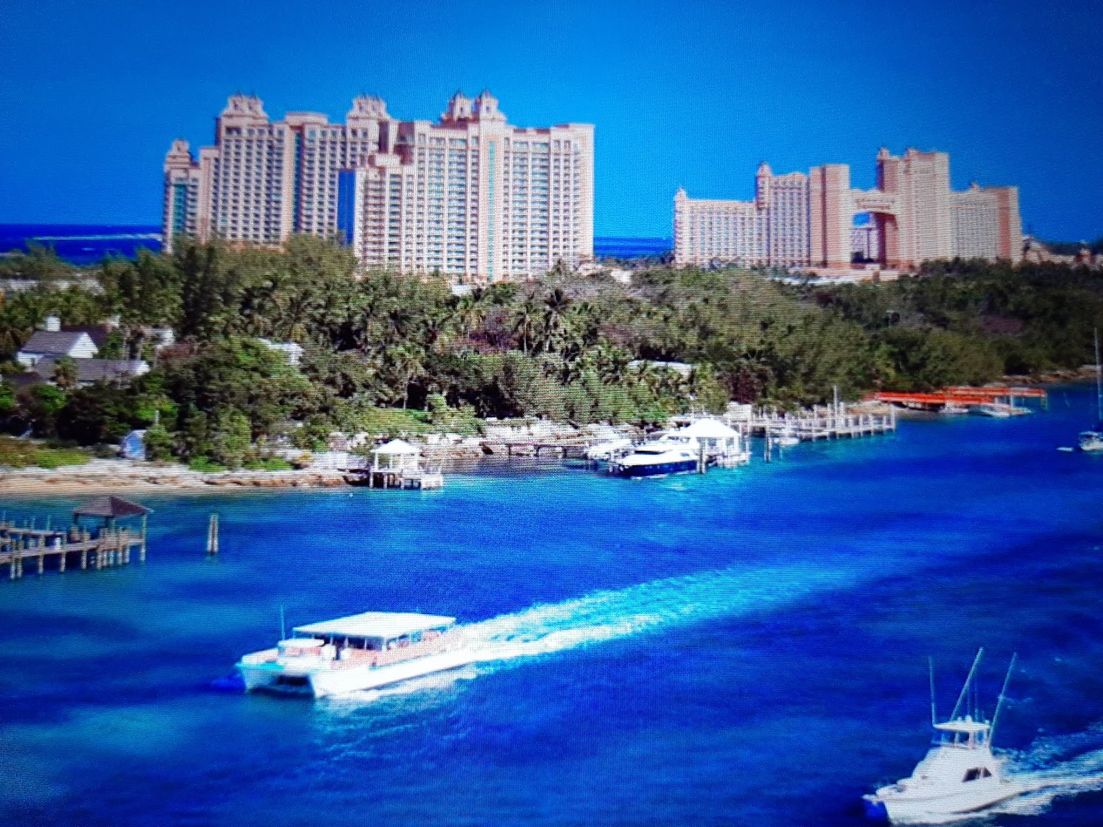 Bahamas city