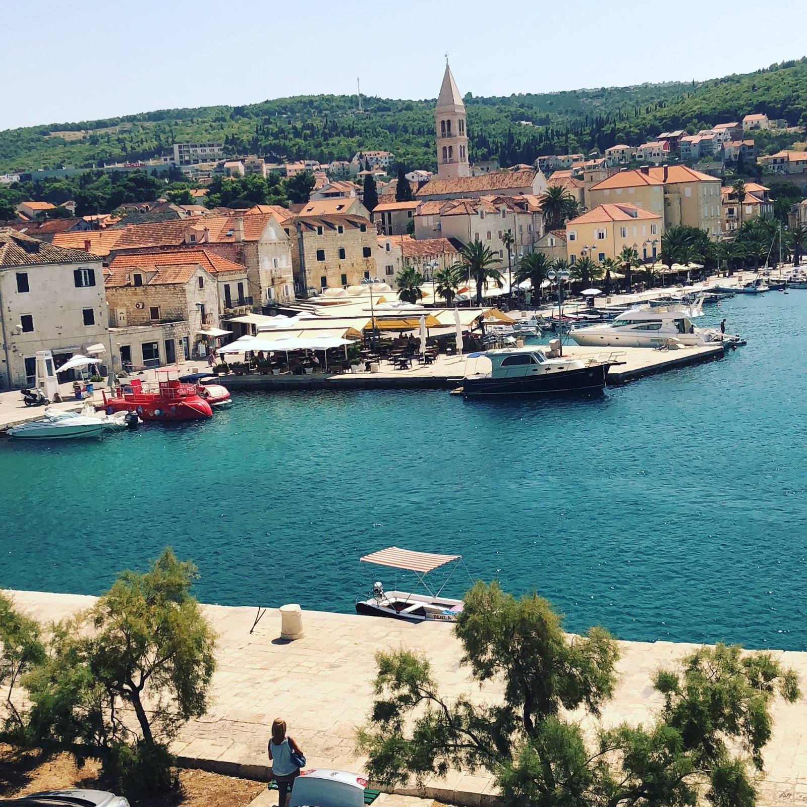 Brac-Island city