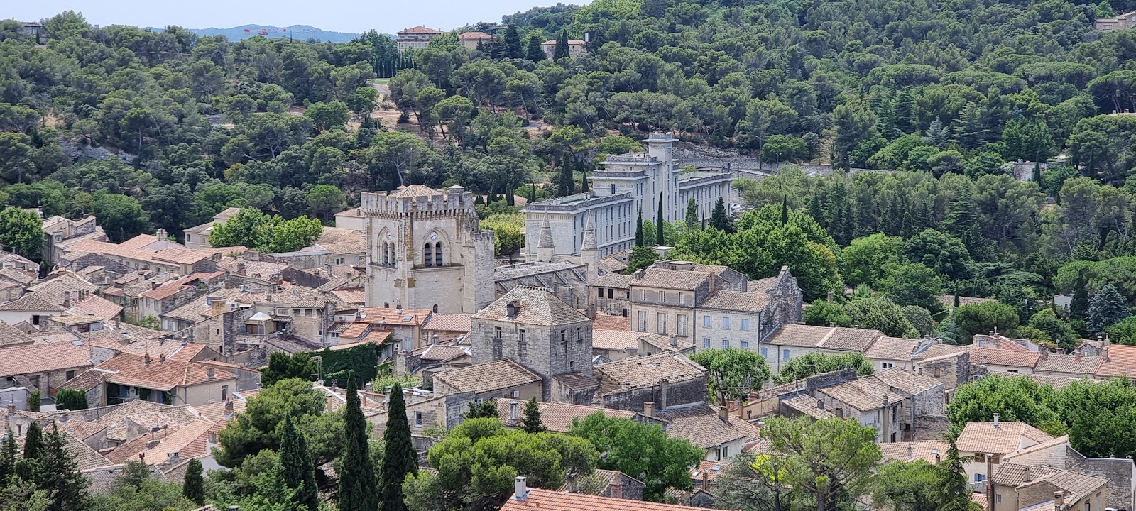 Villeneuve-les-Avignon city