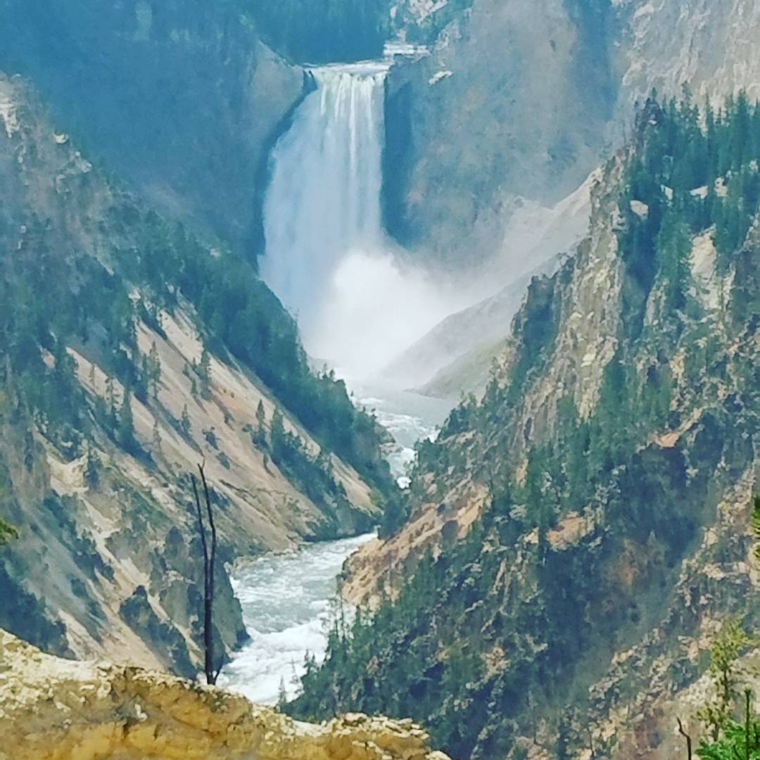 Yellowstone-National-Park city